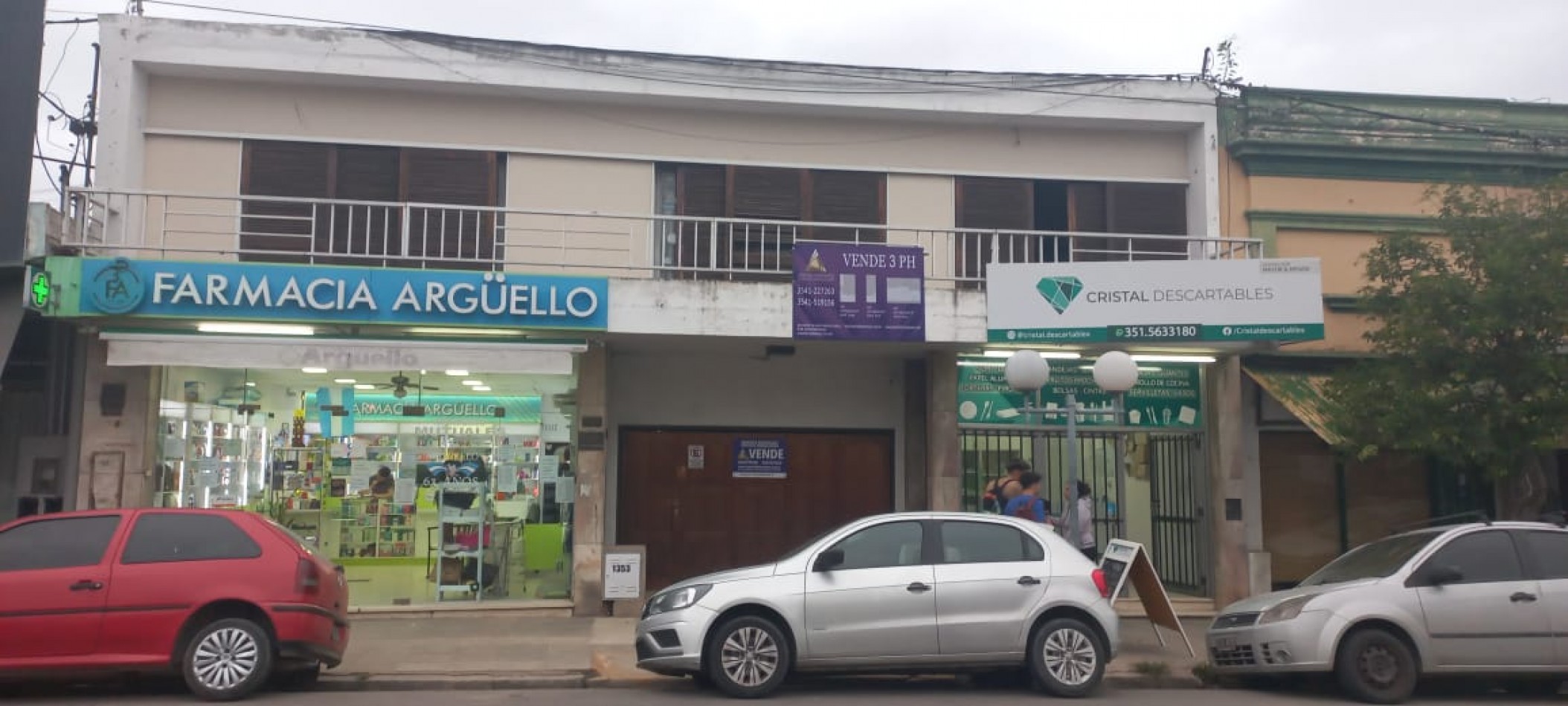 TERRENO CON CONSTRUCCION EN VENTA EN CENTRO DE LA CIUDAD DE COSQUIN. CA185