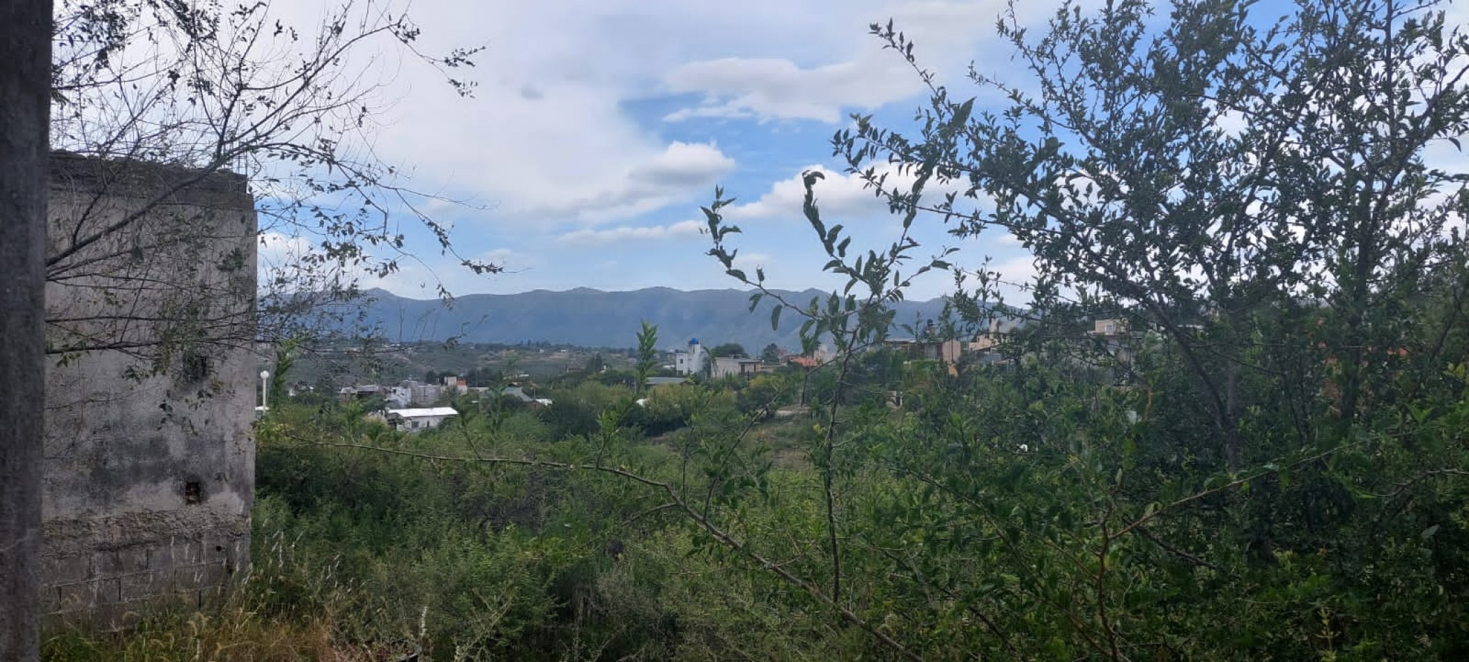 TERRENO CON CONSTRUCCION EN VENTA EN VILLA PARQUE SIQUIMAN. TE72