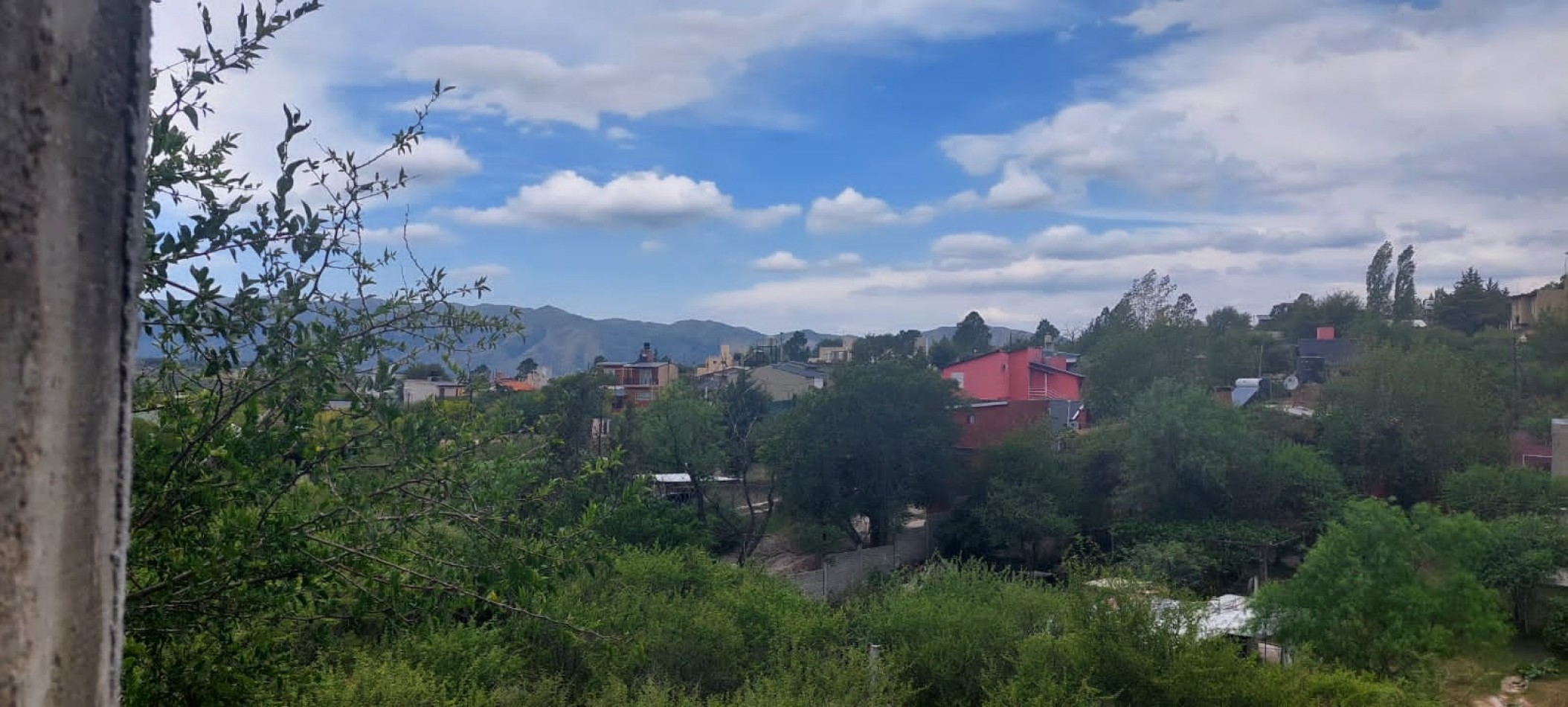 TERRENO CON CONSTRUCCION EN VENTA EN VILLA PARQUE SIQUIMAN. TE72