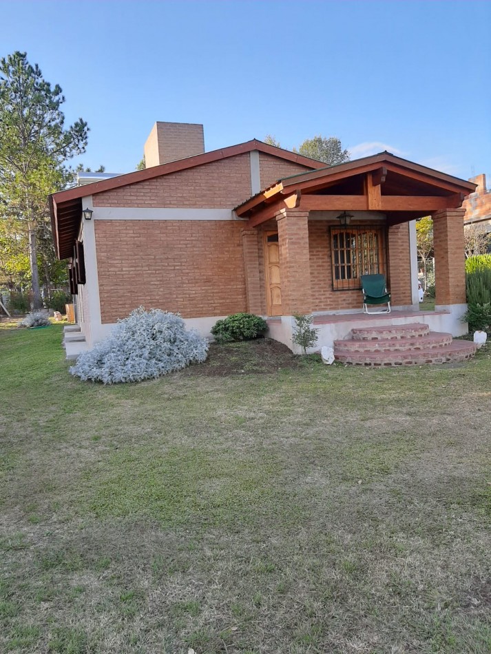 CASA EN VENTA EN COSQUIN, BARRIO EL CONDADO. CA209