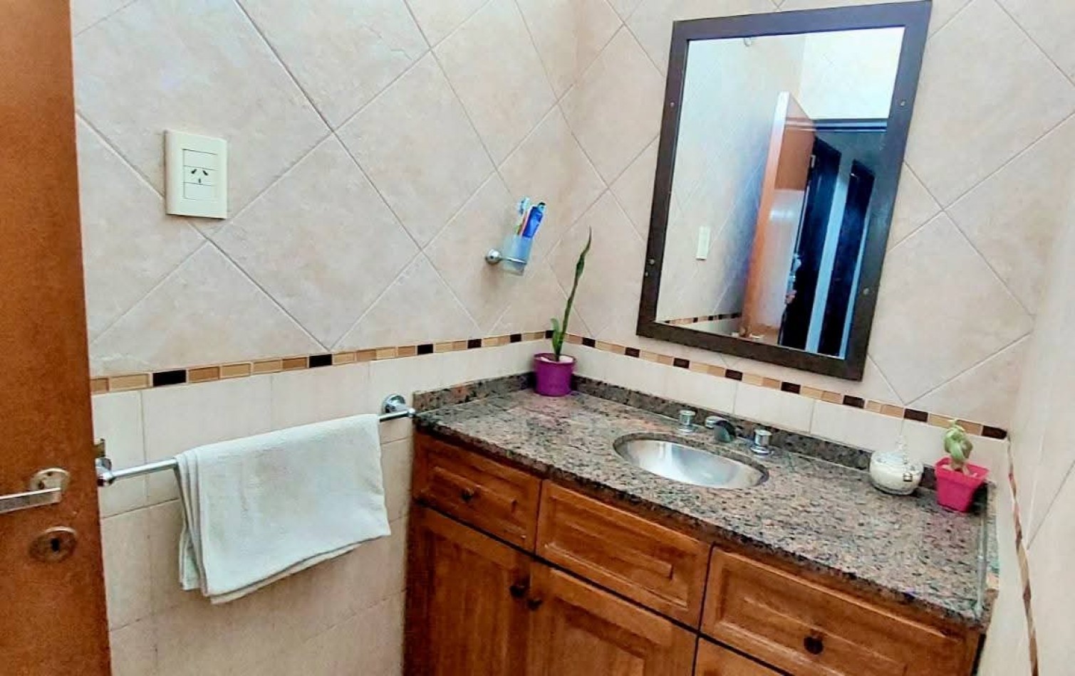 CASA EN VENTA EN BARRIO SANTA CECILIA, CORDOBA CA144