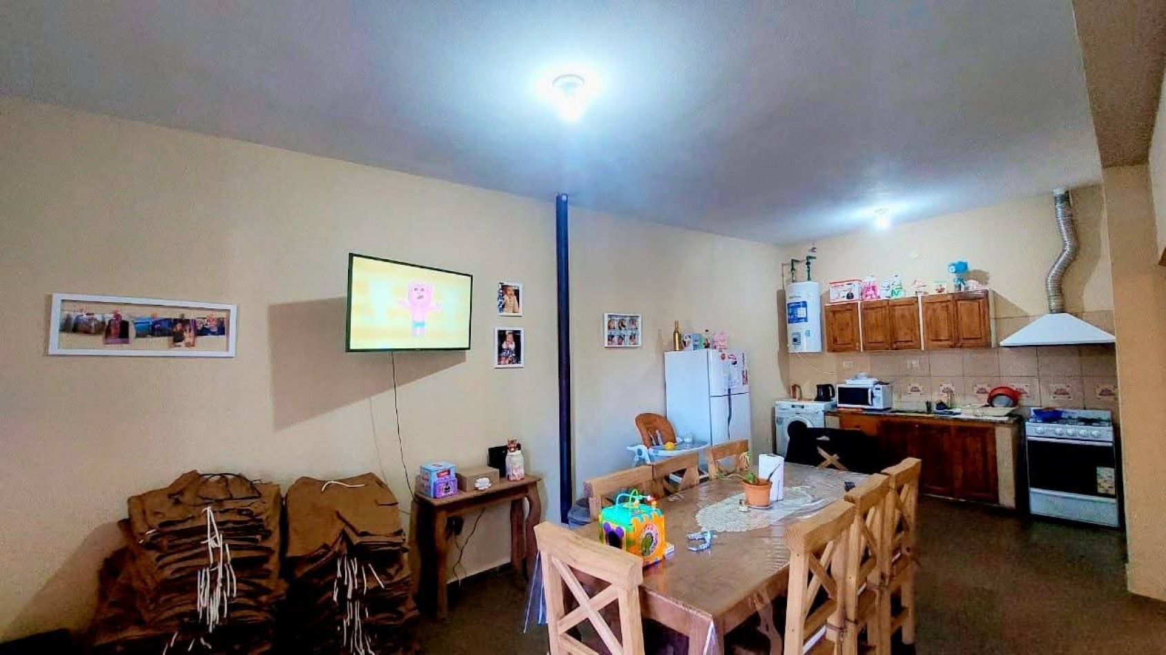 CASA EN VENTA EN MALVINAS ARGENTINAS, CORDOBA. SOBRE IMPORTANTE AVENIDA. CA188F.