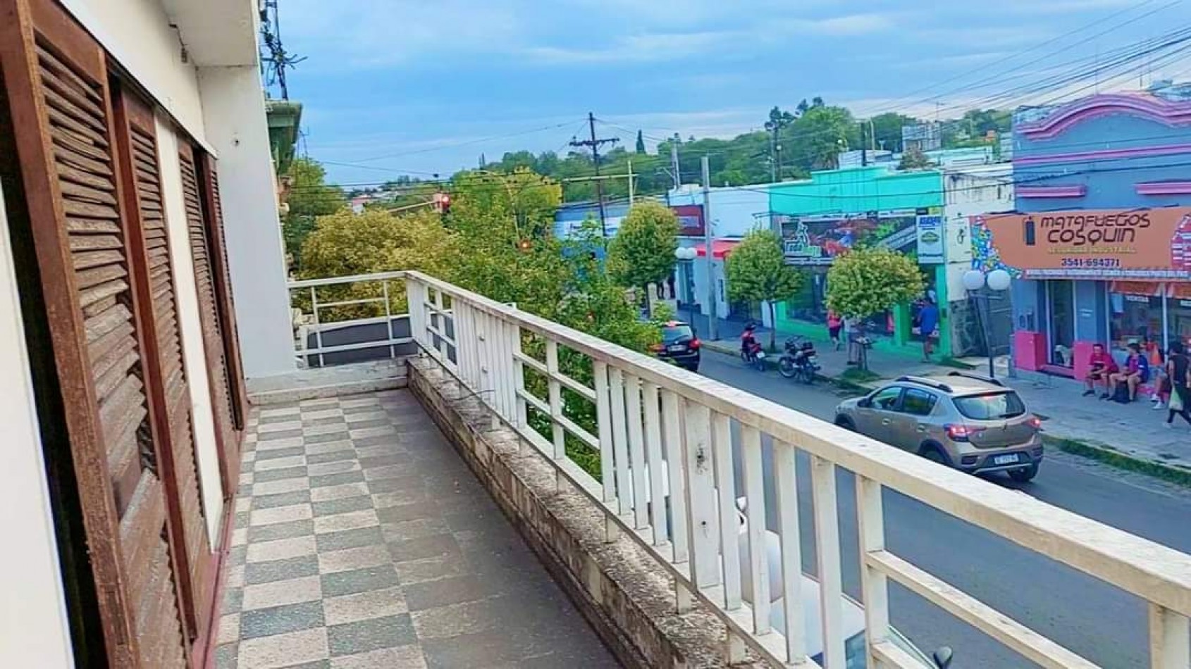 DEPARTAMENTO DE 3 DORMITORIOS EN VENTA EN EL CENTRO DE COSQUIN. CA184