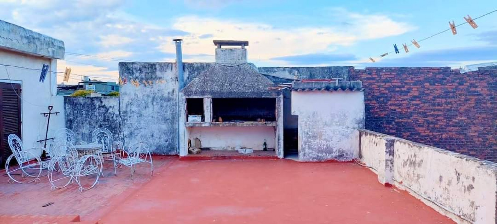 DEPARTAMENTO DE 3 DORMITORIOS EN VENTA EN EL CENTRO DE COSQUIN. CA184