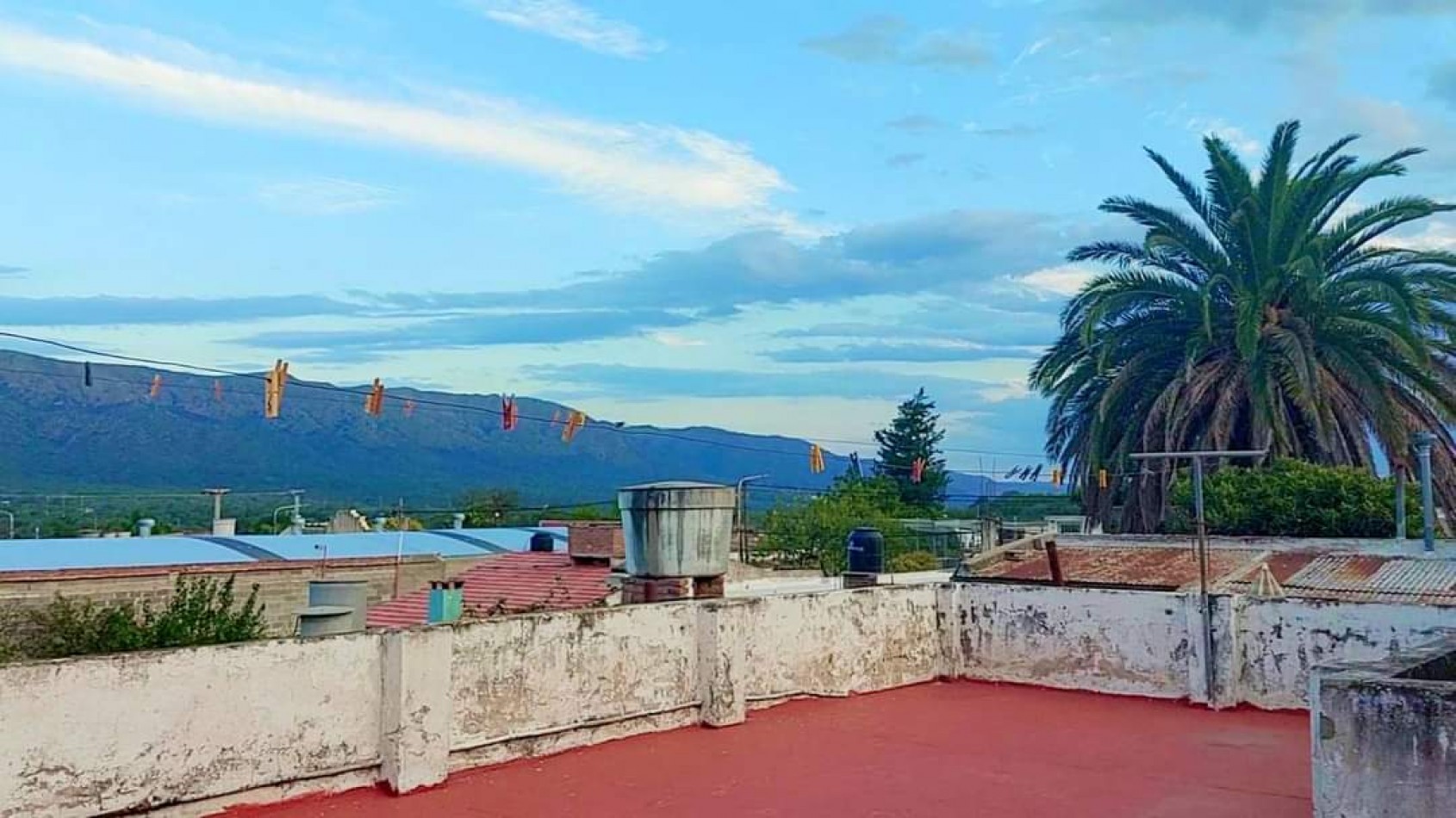 DEPARTAMENTO DE 3 DORMITORIOS EN VENTA EN EL CENTRO DE COSQUIN. CA184