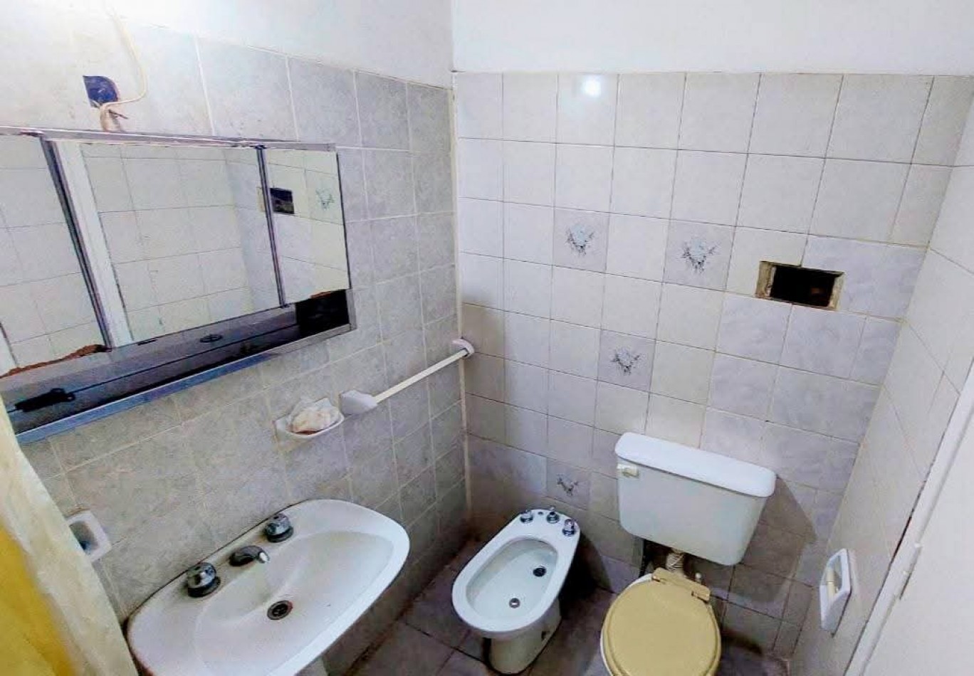 CASA EN VENTA EN BARRIO YOFRE SUD, CIUDAD DE CORDOBA. CA214