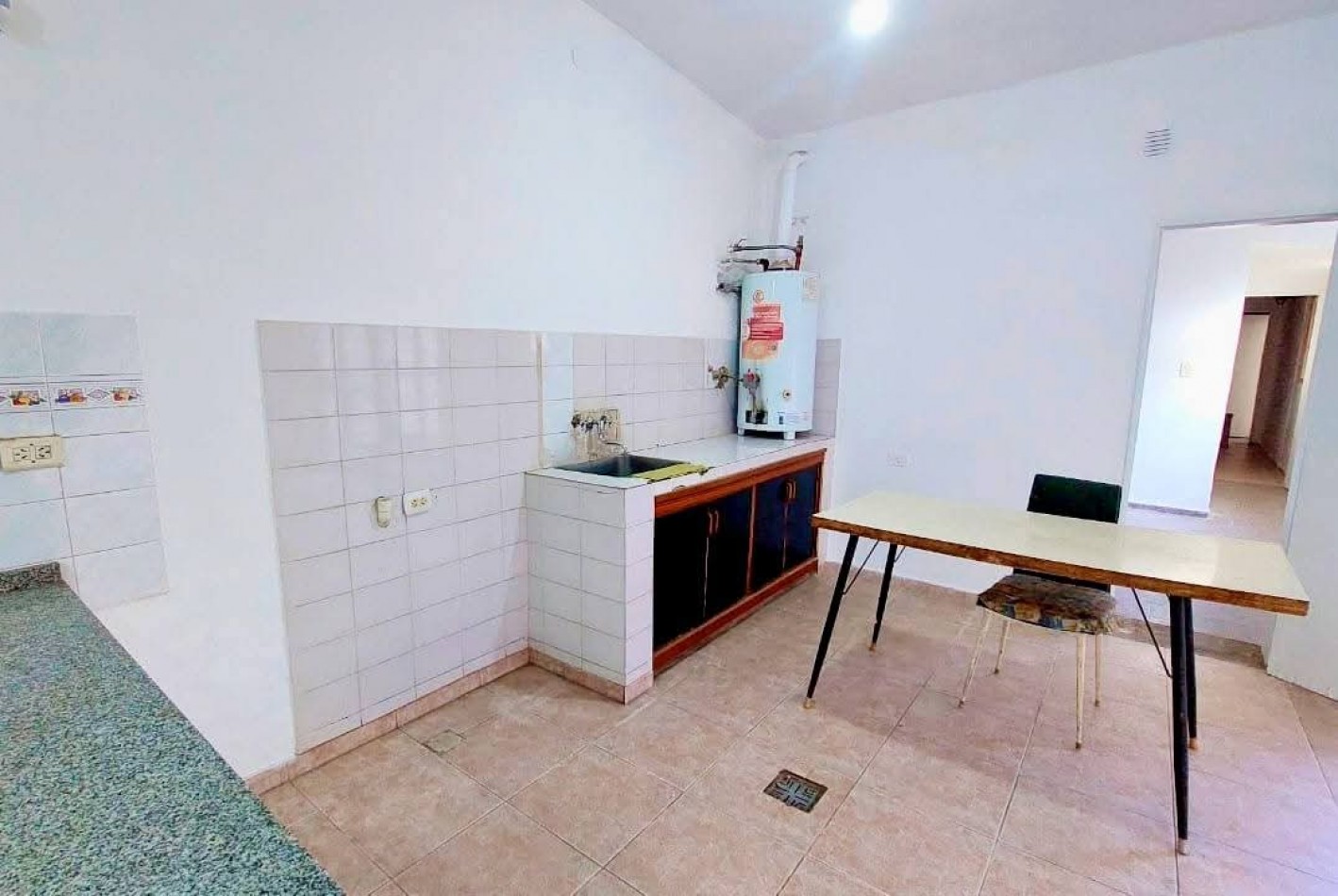 CASA EN VENTA EN BARRIO YOFRE SUD, CIUDAD DE CORDOBA. CA214