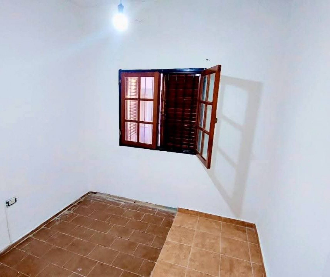 CASA EN VENTA EN BARRIO YOFRE SUD, CIUDAD DE CORDOBA. CA214