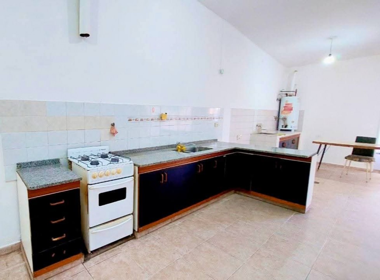 CASA EN VENTA EN BARRIO YOFRE SUD, CIUDAD DE CORDOBA. CA214