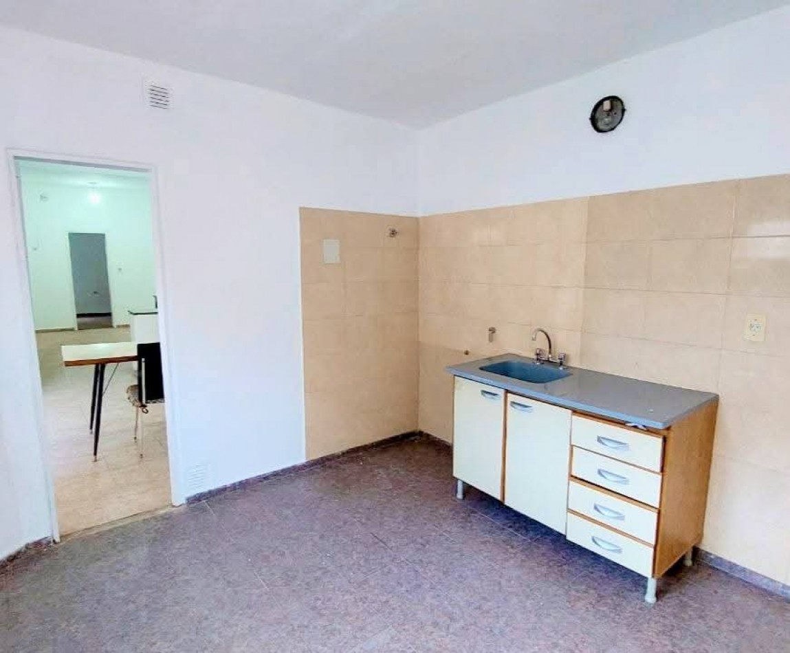 CASA EN VENTA EN BARRIO YOFRE SUD, CIUDAD DE CORDOBA. CA214