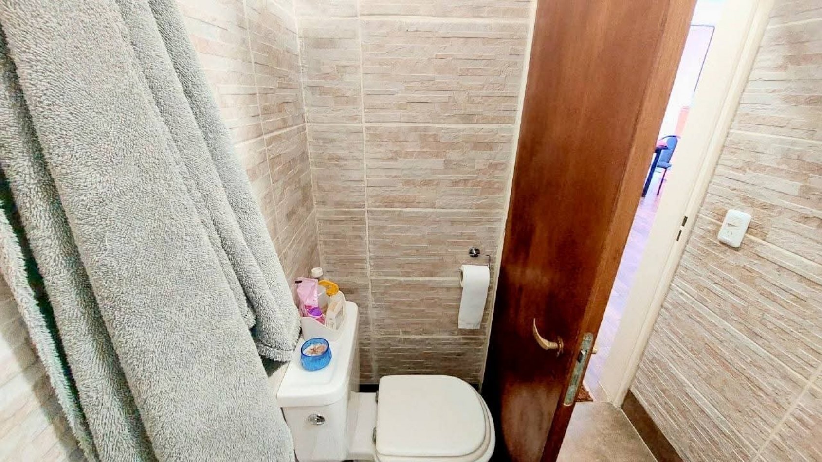 CASA EN VENTA EN MALVINAS ARGENTINAS, CORDOBA. SOBRE IMPORTANTE AVENIDA. CA188F.