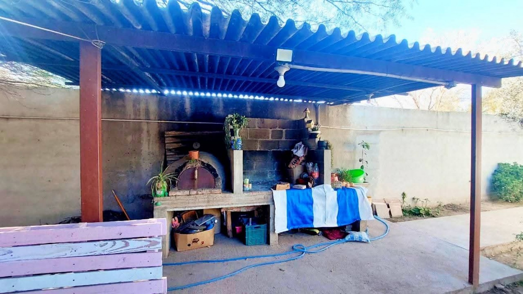 CASA EN VENTA EN MALVINAS ARGENTINAS, CORDOBA. SOBRE IMPORTANTE AVENIDA. CA188F.