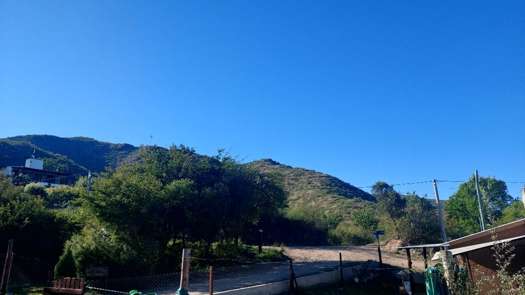 CASA EN VENTA EN SAN ROQUE AL PIE DE LAS SIERRAS. CA225