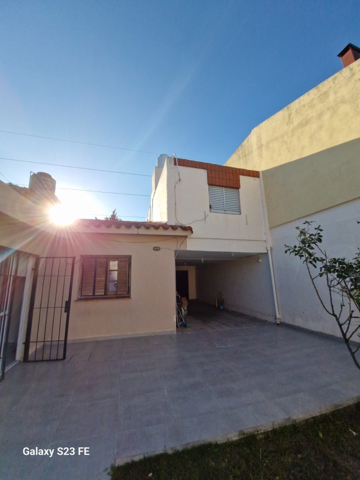 CASA EN VENTA EN BARRIO GRANADEROS PRINGLES, CORDOBA CAPITAL. CA221