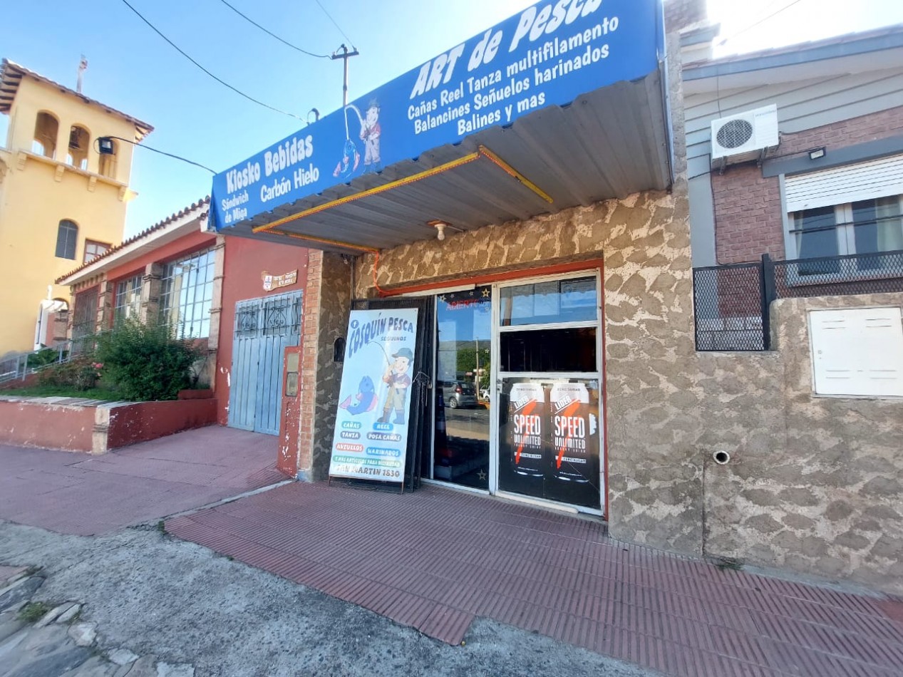 CASA MAS LOCAL A LA VENTA EN COSQUIN, SOBRE AV SAN MARTIN. CA232