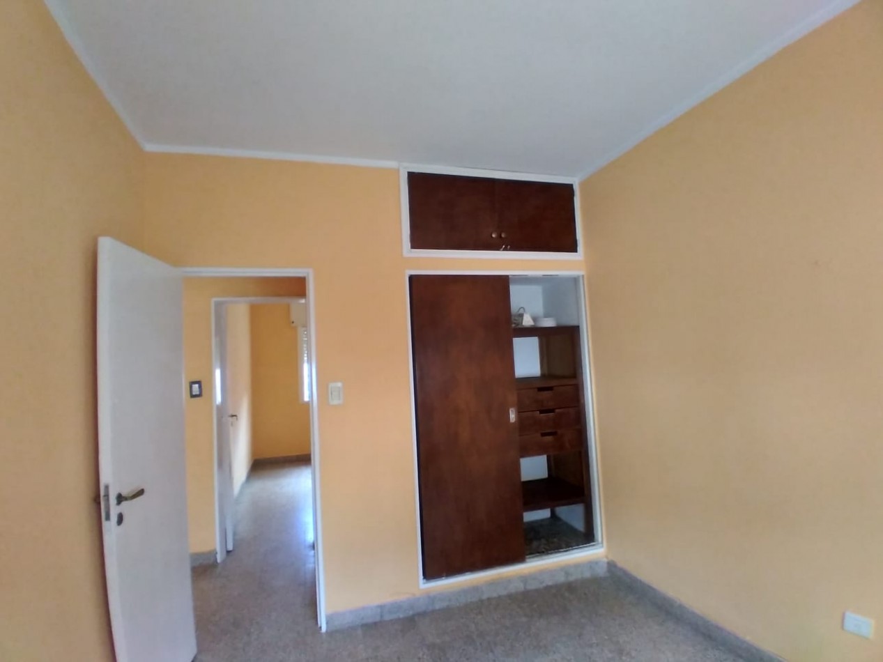 CASA MAS LOCAL COMERCIAL EN VENTA EN COSQUIN ZONA TRIBUNALES. CA233.