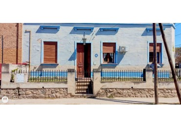 CASA ESQUINA EN VENTA SOBRE RUTA NACIONAL 38, EN SANTA MARIA DE PUNILLA. CA102